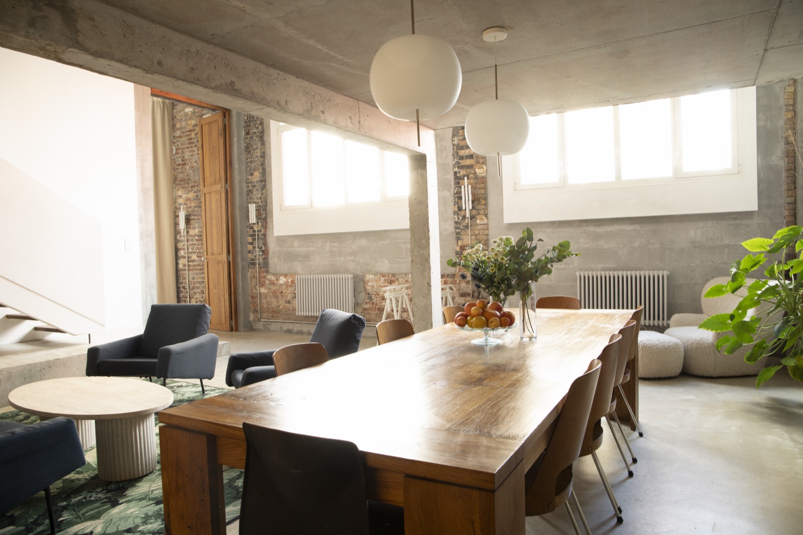 Table à manger avec tableau